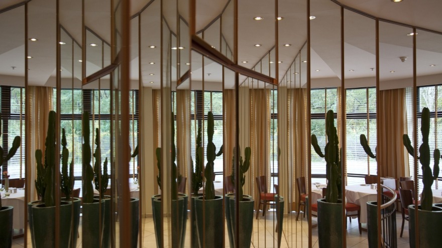 Restaurant Boulevard relexa hotel Berlin - Restaurant Boulevard Garderobe